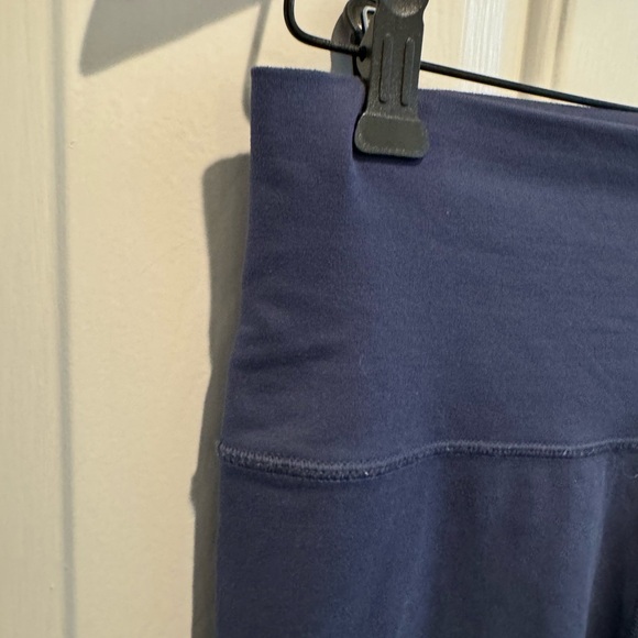 Offline by Aerie The Hugger Navy Bootcut Leggings Size L Short - Picture 11 of 13